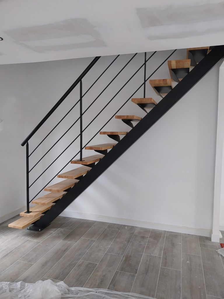 Escalier métallique sur mesure en acier et bois